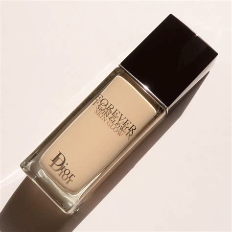 dior forever skin glow clean radiant foundation|dior skin glow foundation shades.